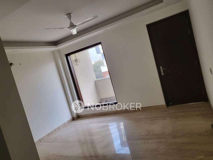 4 BHK Flat In Standalone Buiding  For Sale  In Sector 57