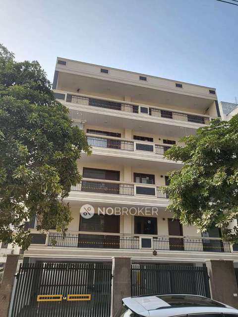 4 BHK Flat In Standalone Buiding  For Sale  In Sector 57