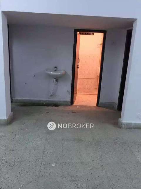 2 BHK Flat In Hussain Heights For Sale  In  Chintalmet