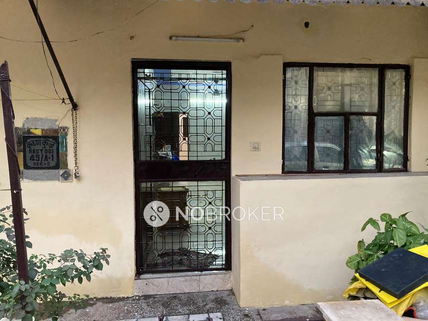 3 BHK Flat In Dda Flats, Rohini For Sale  In Sector 3