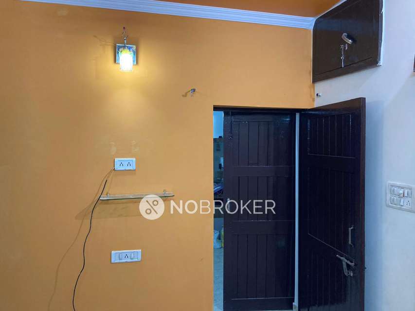 3 BHK Flat In Dda Flats, Rohini For Sale  In Sector 3