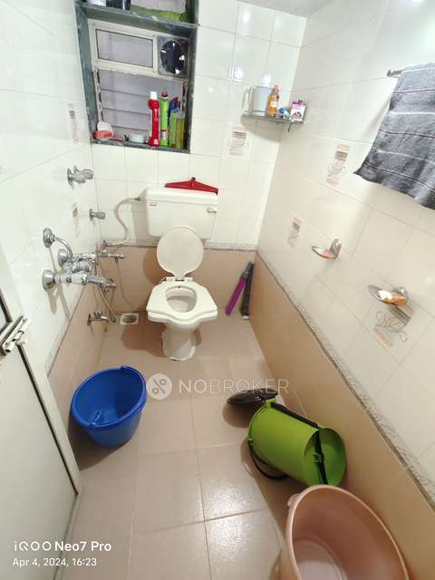 2 BHK Flat In Rajhans B Chs  For Sale  In Green Road