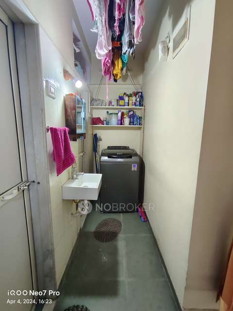 2 BHK Flat In Rajhans B Chs  For Sale  In Green Road