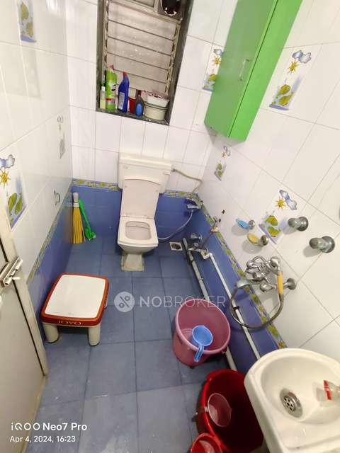 2 BHK Flat In Rajhans B Chs  For Sale  In Green Road