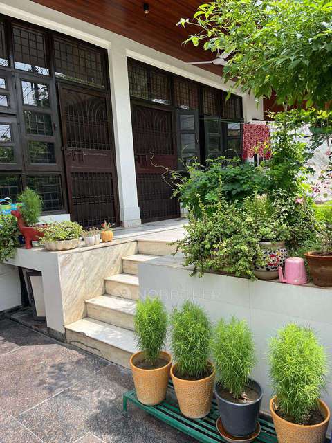 PG for Girls in  Sector 27