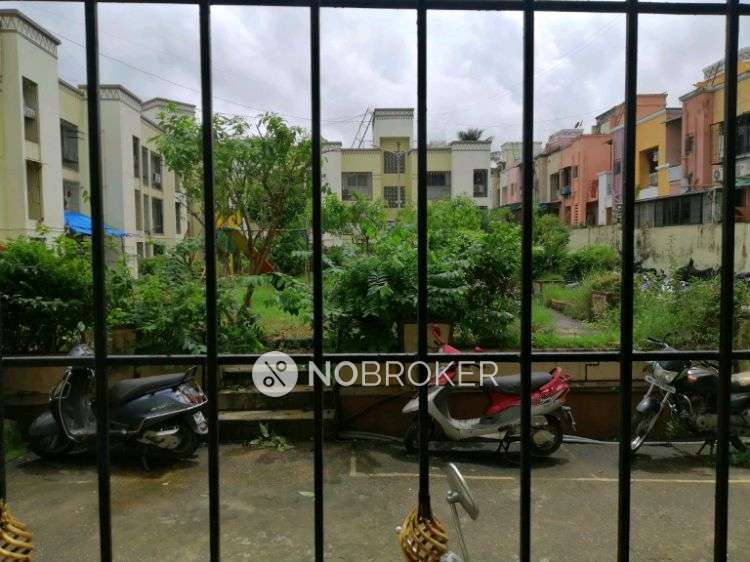 1 RK Flat In Swastik Park For Sale  In Thane West