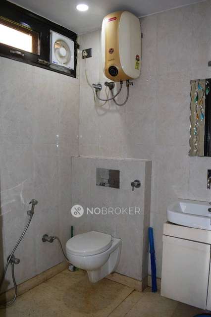 4 BHK Flat For Sale  In Shalimar Bagh