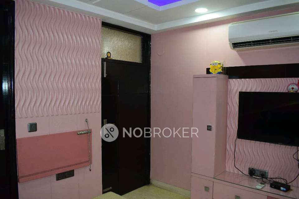 4 BHK Flat For Sale  In Shalimar Bagh