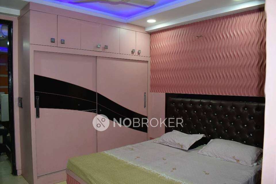 4 BHK Flat For Sale  In Shalimar Bagh