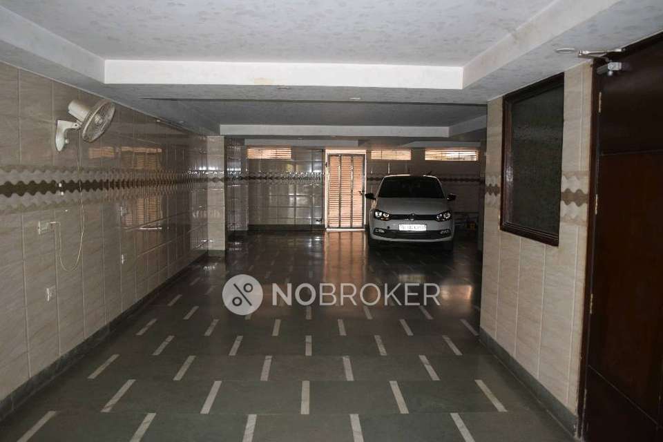4 BHK Flat For Sale  In Shalimar Bagh