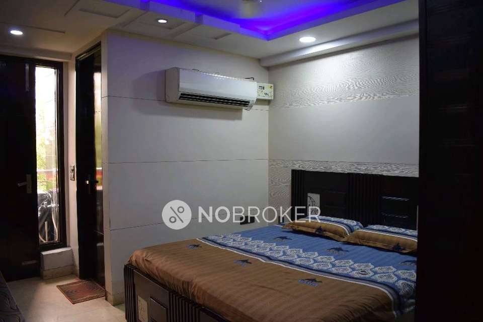 4 BHK Flat For Sale  In Shalimar Bagh