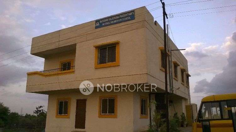 4+ BHK House For Sale  In  Lonikand