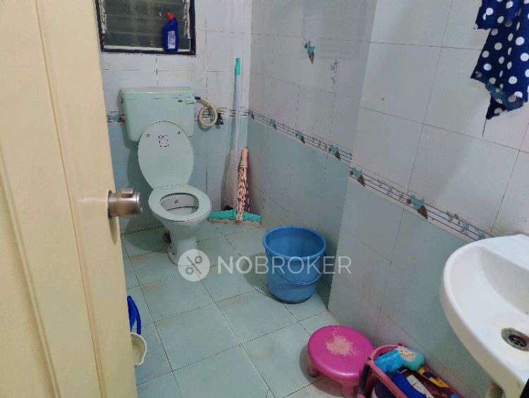 Single Room for Female In 3 BHK  In Vasant Avenue  In Pimple Saudagar