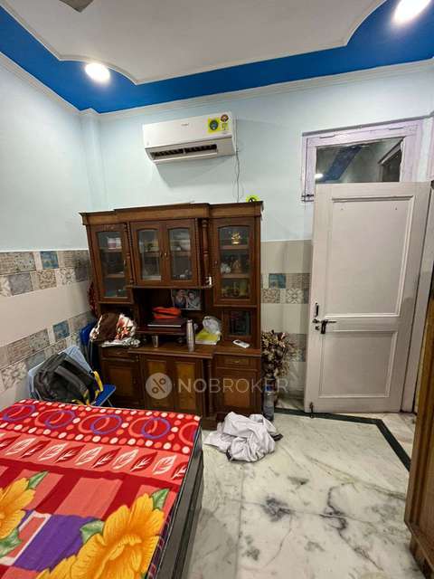 2 BHK Flat In Sb For Sale  In  Laxmi Nagar