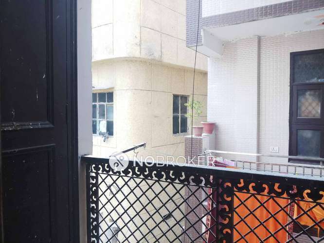 4+ BHK Flat In Apartment For Sale  In Laxmi Nagar