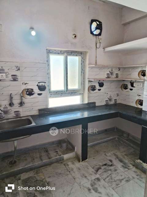 2 BHK Flat In Mohammed Mansion  for Rent  In Hafeezpet