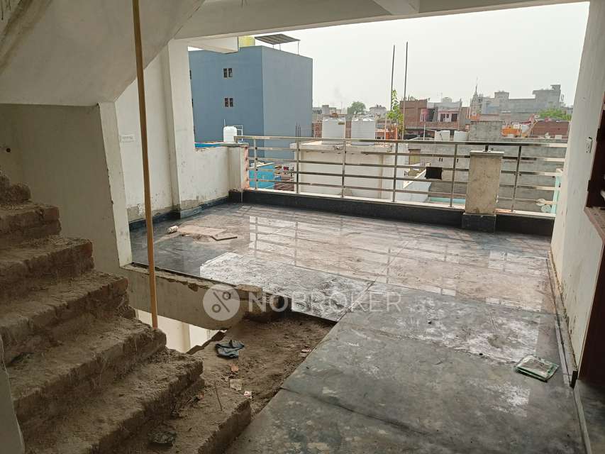 1 RK Flat for Rent  In Sector 37
