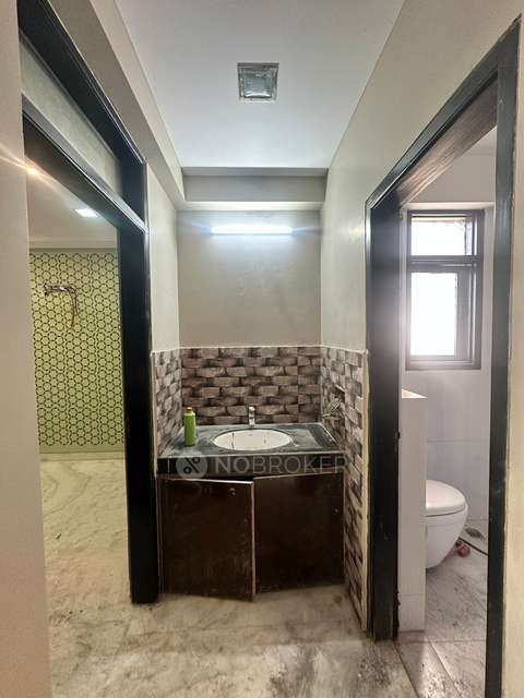 4+ BHK Flat In Youngsters Cghs, Sector 6, Dwarka For Sale  In Dwarka