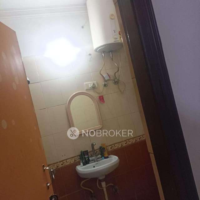 2 BHK Flat In Geeta Apartment,palamvihar Extn. For Sale  In Acp Udyog Gurugram