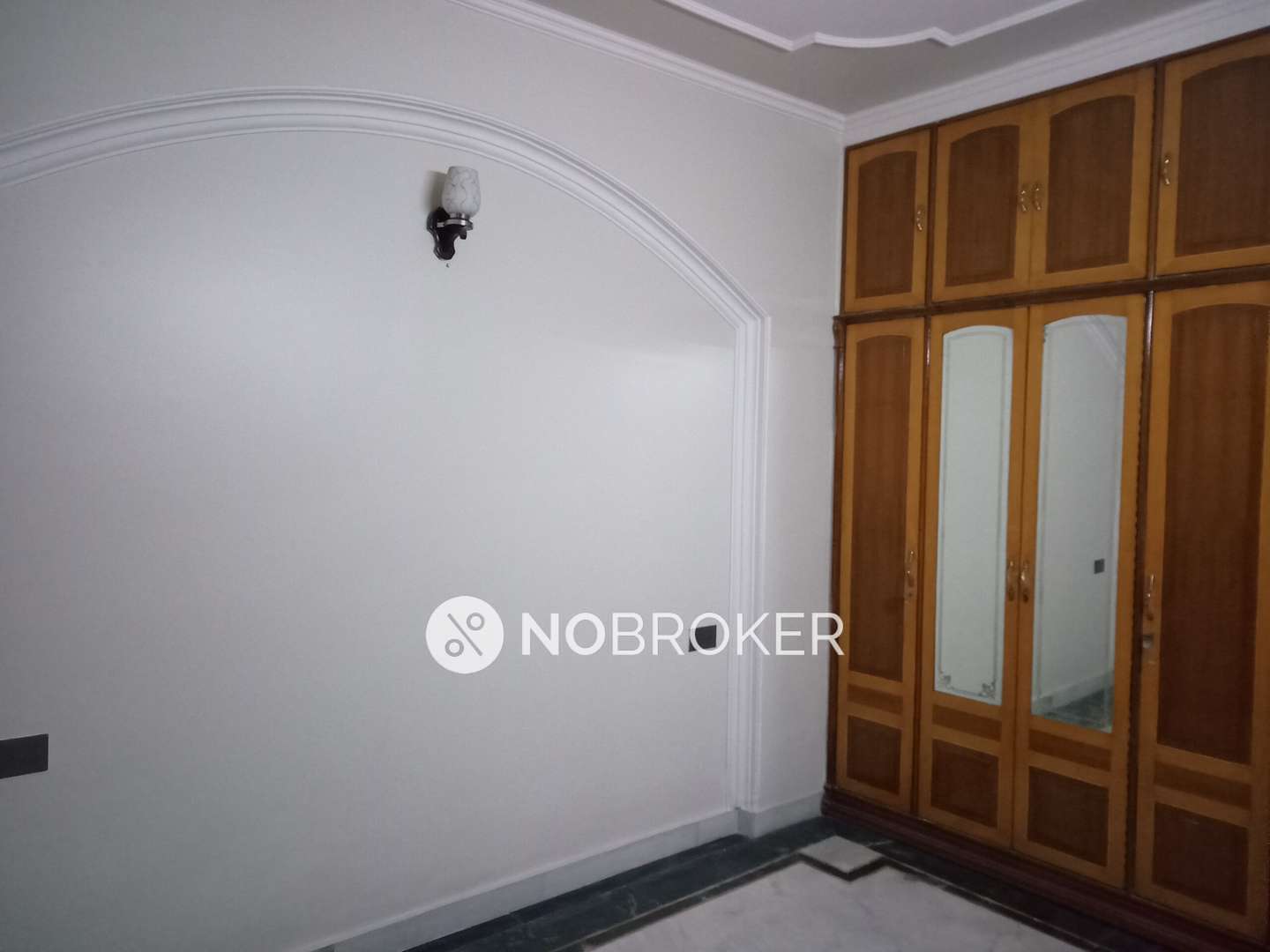 Independent House Pitampura Rent WITHOUT BROKERAGE Semifurnished 1