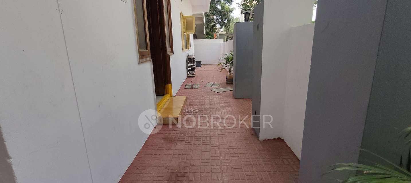 4+ BHK House For Sale  In Temple Alwal