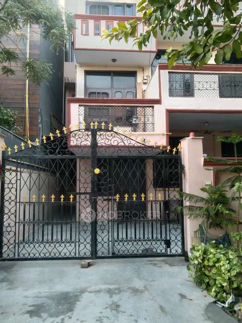 PG for Girls in Sector 52