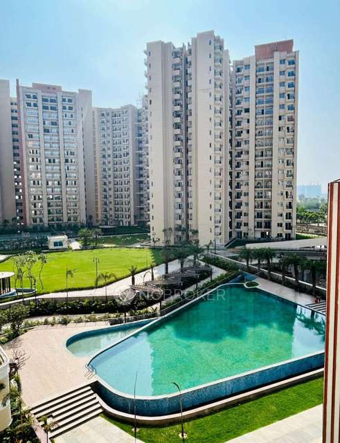 1 BHK Flat In Oasis Grandstand For Sale  In Yamuna Expressway, Greater Noida