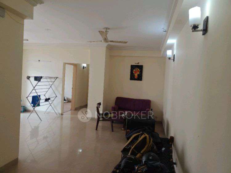 Single Room for Male In 3 BHK  In Raheja Vedaanta In Sector 108