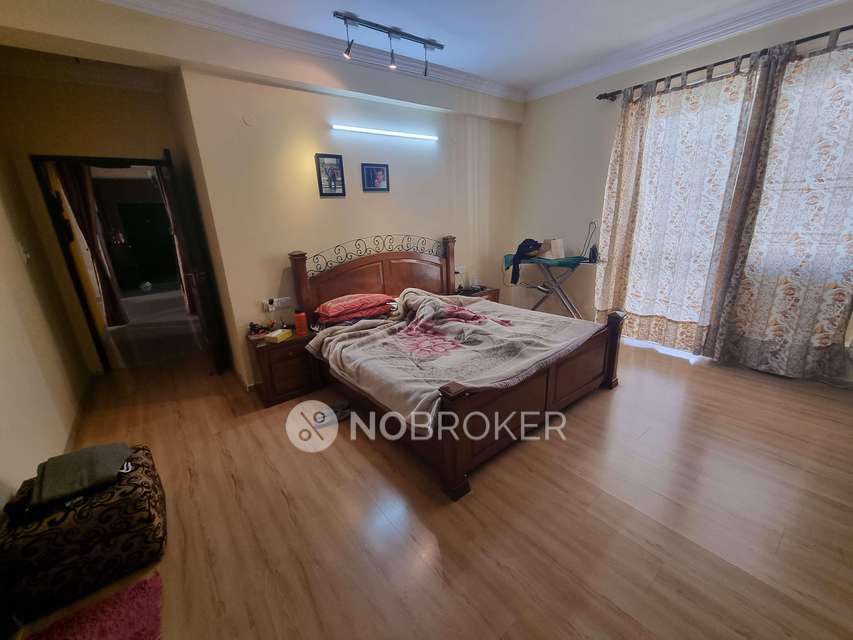 4 BHK Flat In Jmd Garden for Rent  In  Sector 33