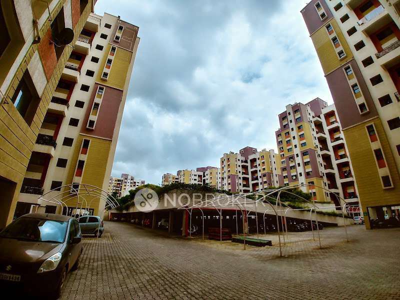 2 BHK Flat In Magrapatta For Sale  In Hadapsar