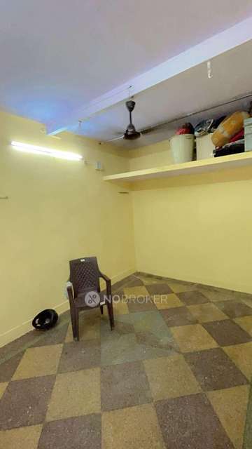 2 BHK Flat In Standalone Building  For Sale  In Sadar Bazaar