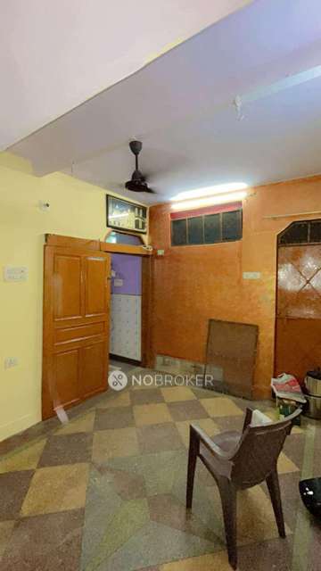 2 BHK Flat In Standalone Building  For Sale  In Sadar Bazaar