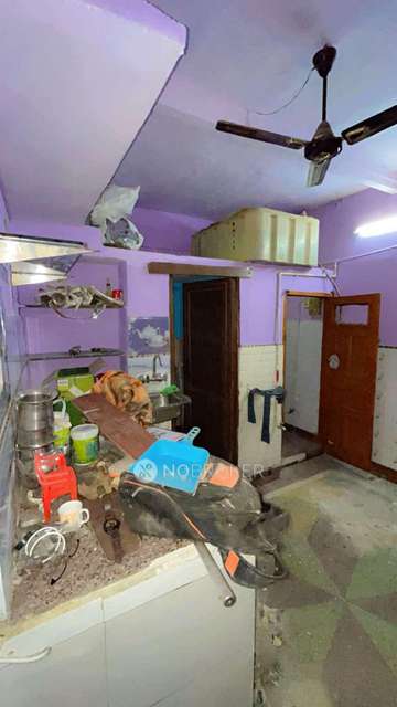 2 BHK Flat In Standalone Building  For Sale  In Sadar Bazaar