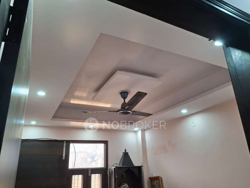 2 BHK Flat For Sale  In Street Number 7