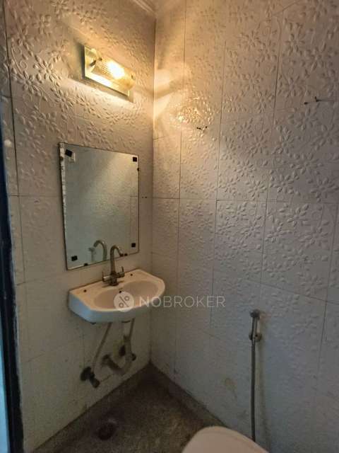 2 BHK Flat In Sb For Sale  In Kalkaji