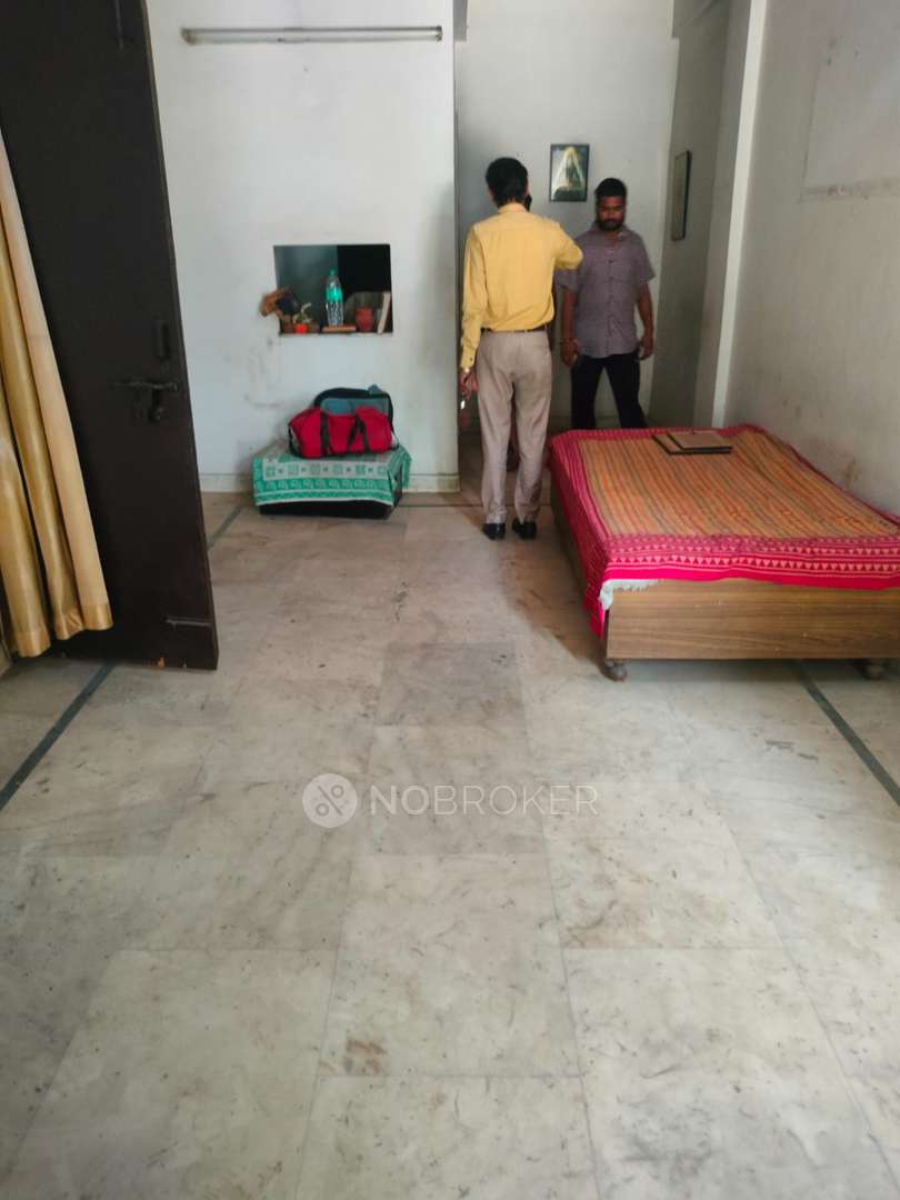 bounty apartments Extension II, Shalimar Garden Without Brokerage Semifurnished 1 BHK Flat