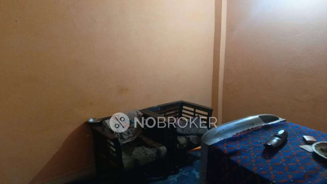 1 BHK Flat In Standalone Building  for Rent  In Shakarpur