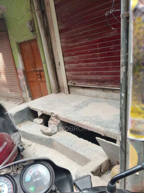 Shop in Mandawali, Delhi for Rent 