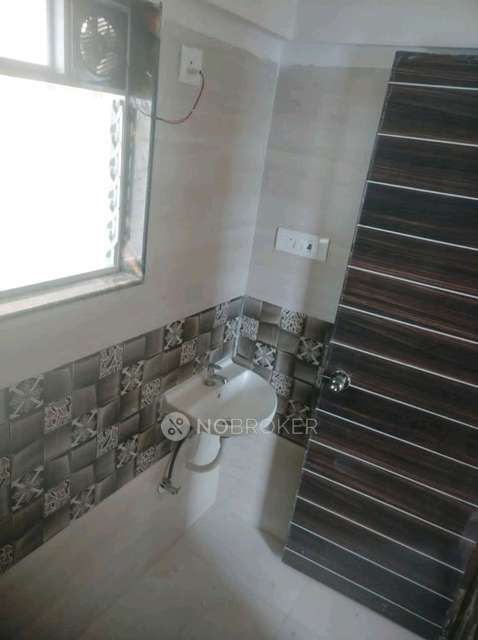 2 BHK Flat In Unique Tower, Kannamwar Nagar 2, Vikhroli For Sale  In Vikhroli