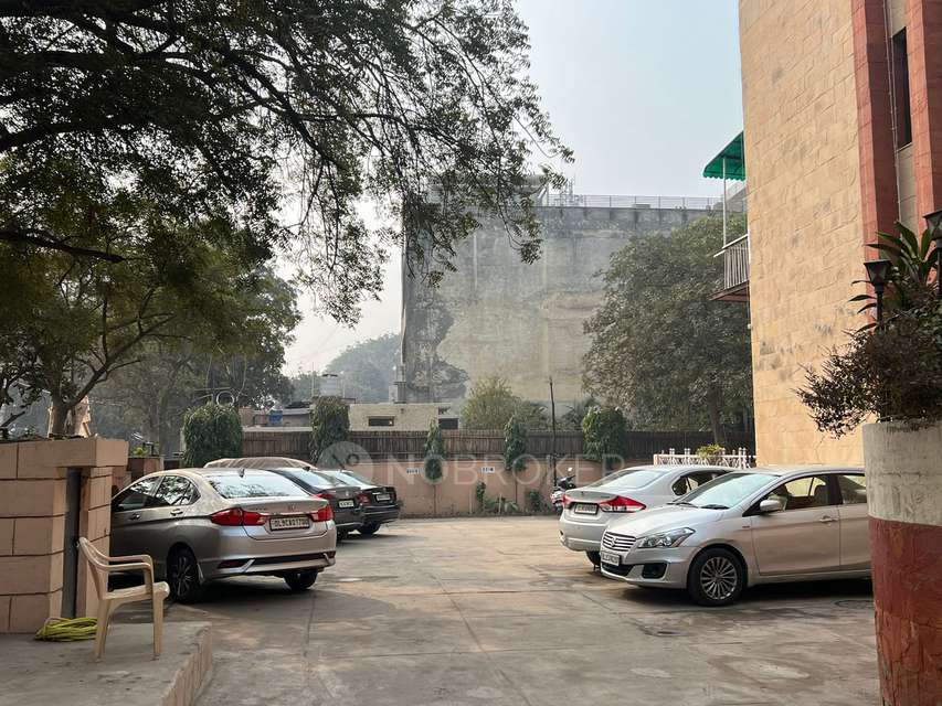 3 BHK Flat In Essel Apartments, Punjabi Bagh For Sale  In Punjabi Bagh