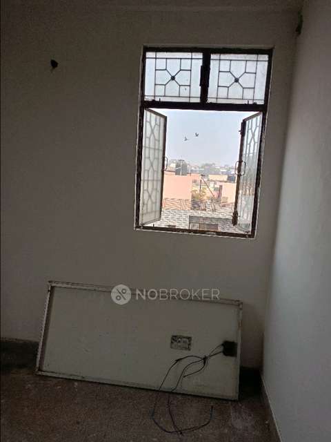2 BHK Flat For Sale  In Dilshad Garden
