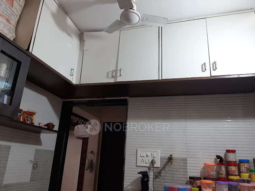 1 RK Flat For Sale  In  Malad East