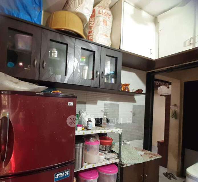 1 RK Flat For Sale  In  Malad East