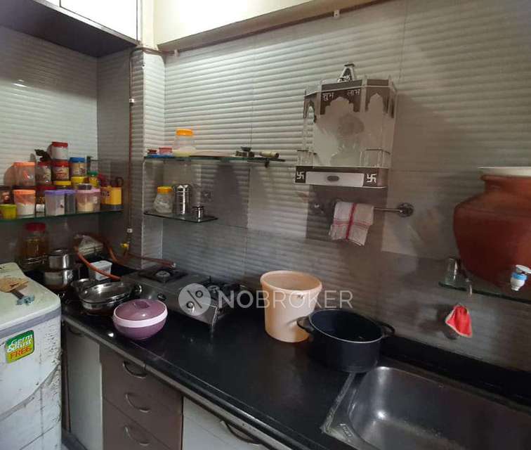 1 RK Flat For Sale  In  Malad East