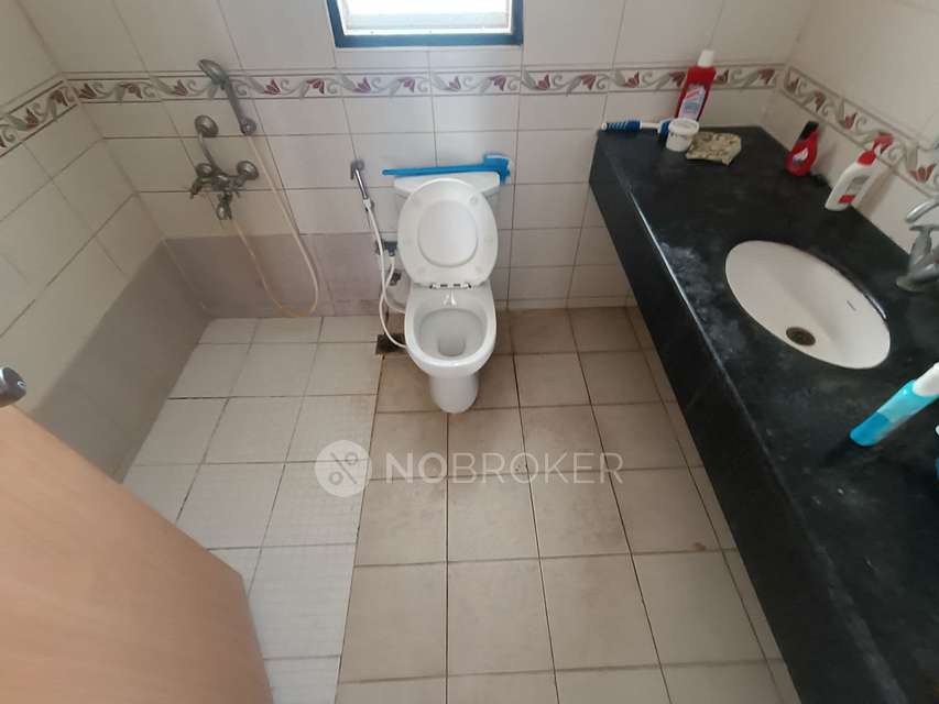 2 BHK Flat In Mantri Synergy For Sale  In Padur