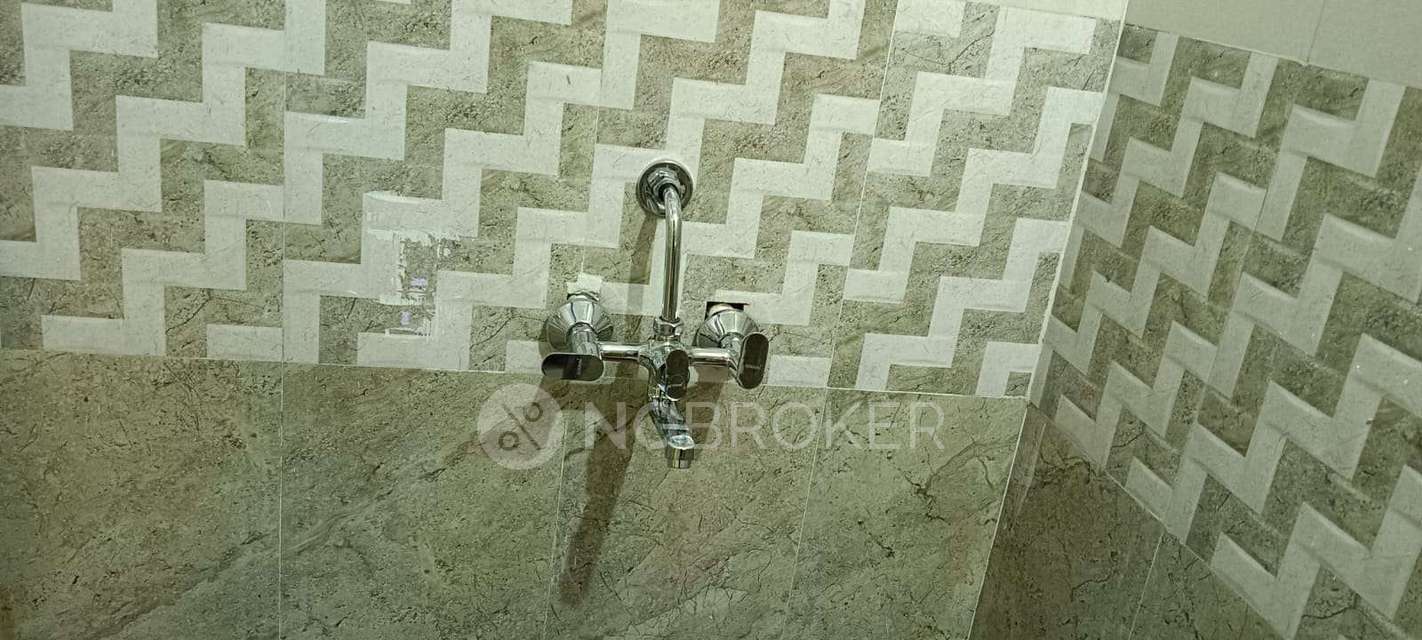 1 BHK Flat In Mhada Building  for Rent  In Goregaon West