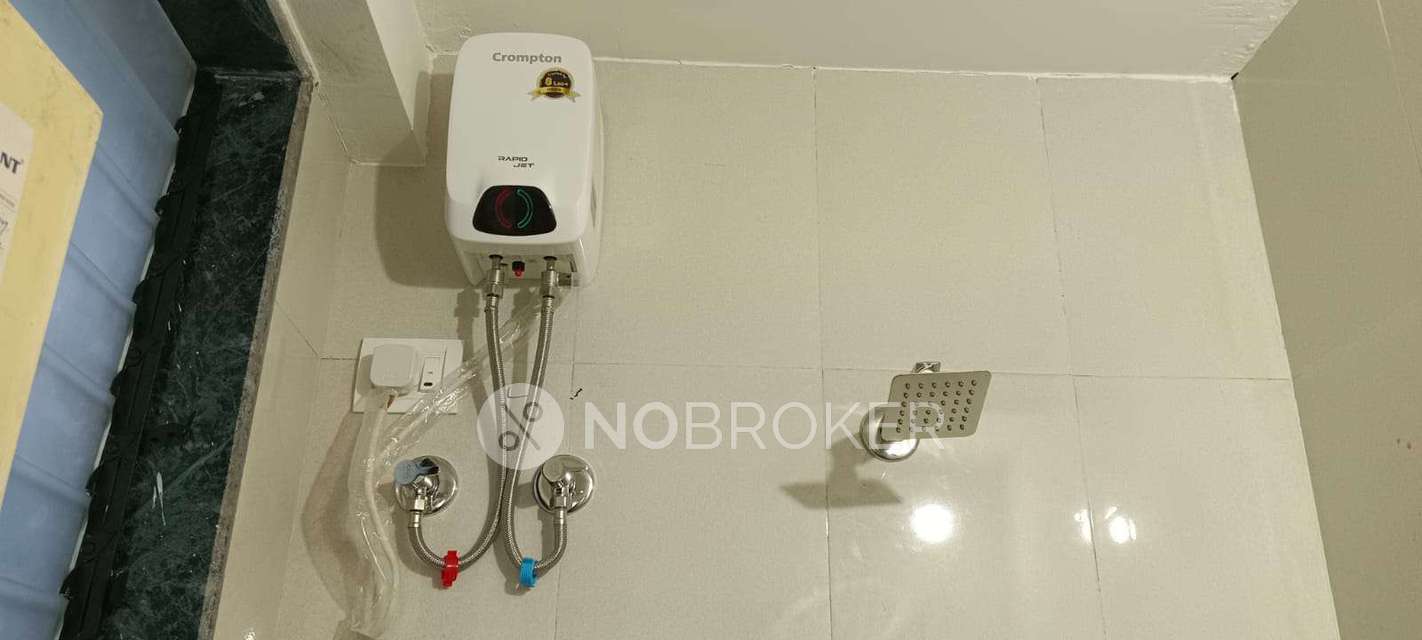 1 BHK Flat In Mhada Building  for Rent  In Goregaon West