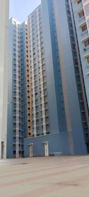 1 BHK Flat In Mhada Building  for Rent  In Goregaon West