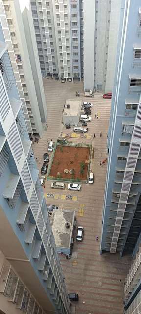 1 BHK Flat In Mhada Building  for Rent  In Goregaon West