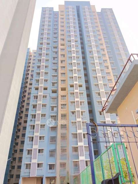 1 BHK Flat In Mhada Building  for Rent  In Goregaon West
